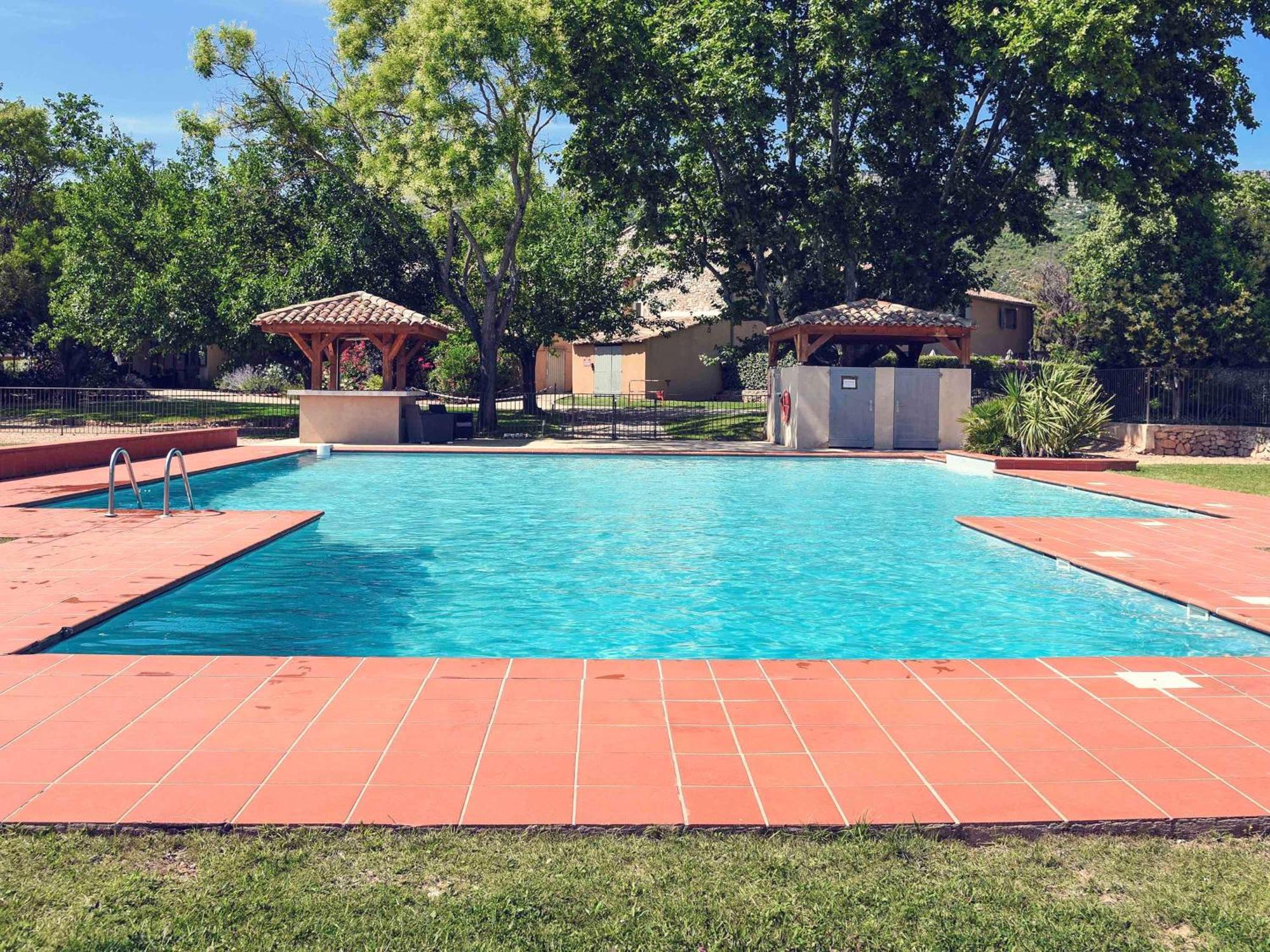 Mercure Aix-En-Provence Sainte-Victoire Chateauneuf-le-Rouge ภายนอก รูปภาพ